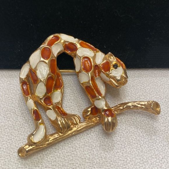 Vintage Gold And Enamel Jaguar Brooch Or Pin - Picture 11 of 12